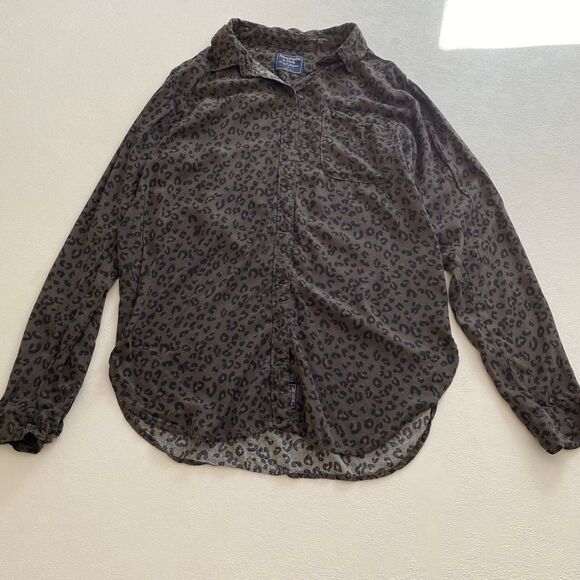 Abercrombie & Fitch Leopard Print Button Down Shirt Women’s Small - Picture 1 of 9